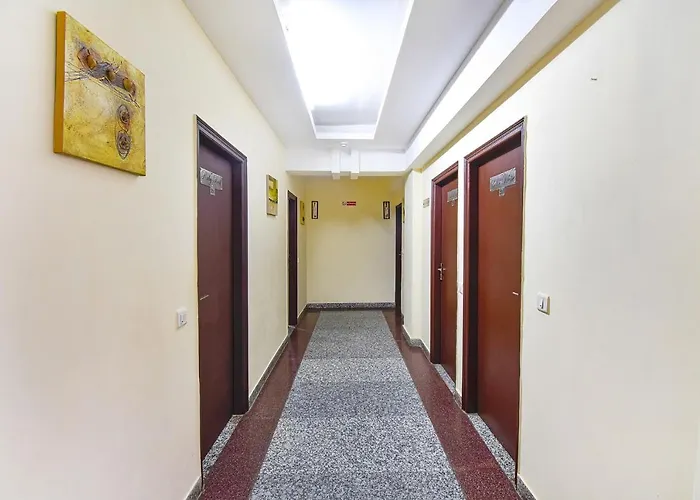 Fabhotel Comfort 35